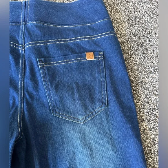 Halara Flex High Waisted Wide Leg Washed Jeans Dark Blue Size Small - Picture 15 of 15